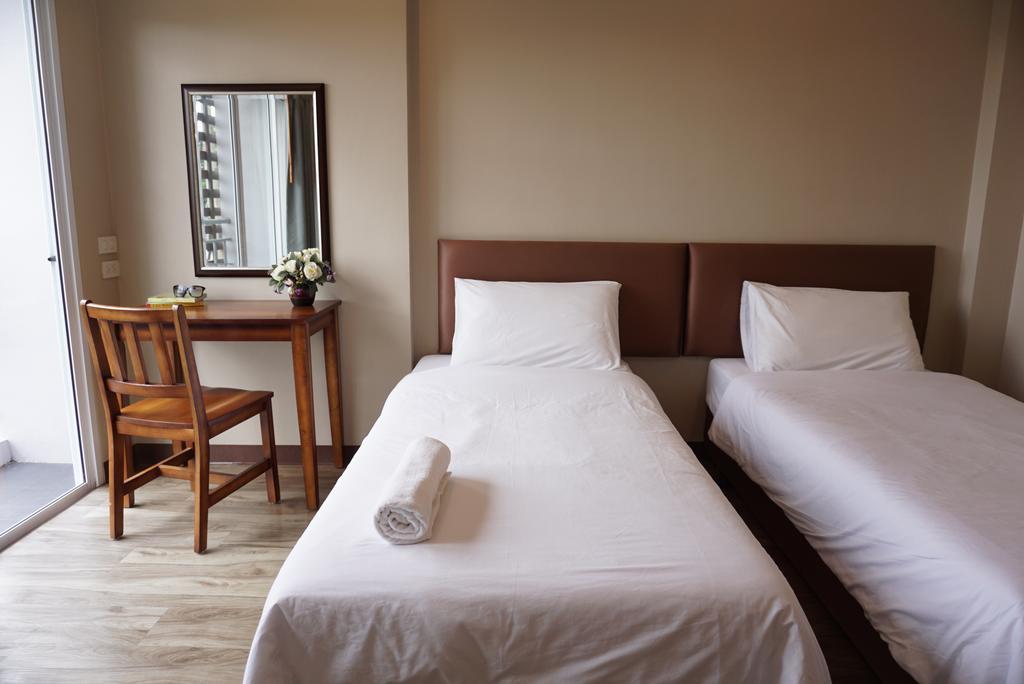 Chompu Nakarin Apartment Trang Exterior photo